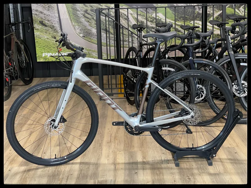 Giant FastRoad AR Advanced 1 M-Large Silver 2023-1